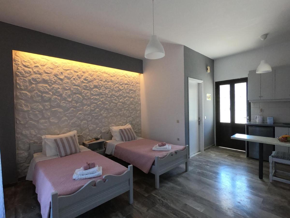 Spiridoula 1 Studios & Apartments Сидари Екстериор снимка